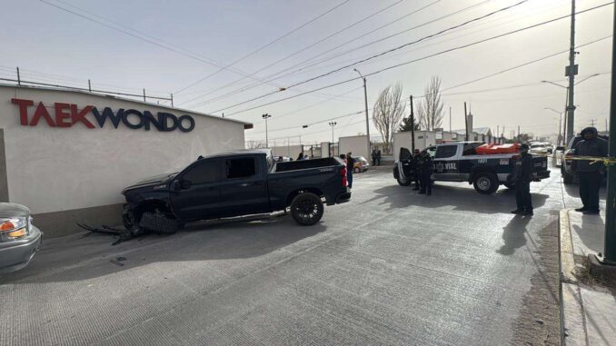 detienen-a-dos-presuntos-carjackers-tras-persecucion-en-la-avenida-carlos-amaya.jpg Detienen a dos presuntos carjackers tras persecución en la Avenida Carlos Amaya