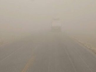 Cierran tramos carreteros por tolvaneras en la región noroeste; nula visibilidad