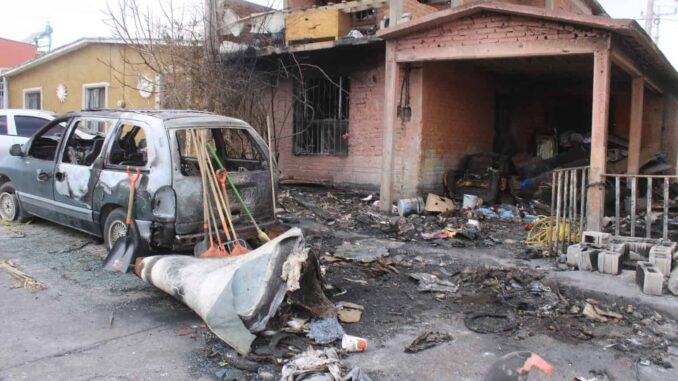 Retira municipio ocho toneladas de basura en vivienda siniestrada al norte de la ciudad