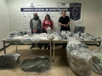 Capturan en Operativo Conjunto a pareja de adultos mayores y otro sujeto con gran cantidad de droga y arsenal en Juárez