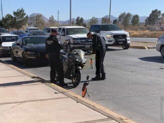 Motociclista resulta lesionado en choque por alcance en Vialidad Sacramento