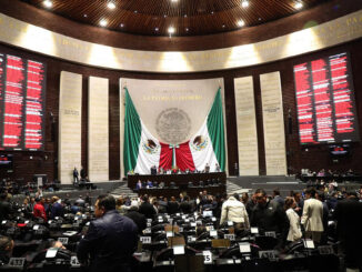 Diputados aprueban en comisiones reformas contra nepotismo y reelección