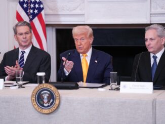 Trump evita comparecer ante la prensa mientras los mercados registran fuertes caídas