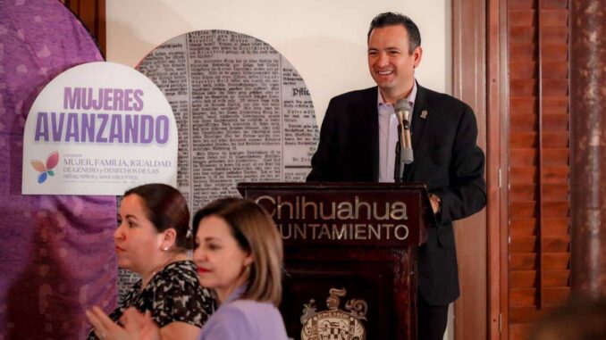 Reconoce Alcalde importancia de las mujeres para el desarrollo económico de la ciudad