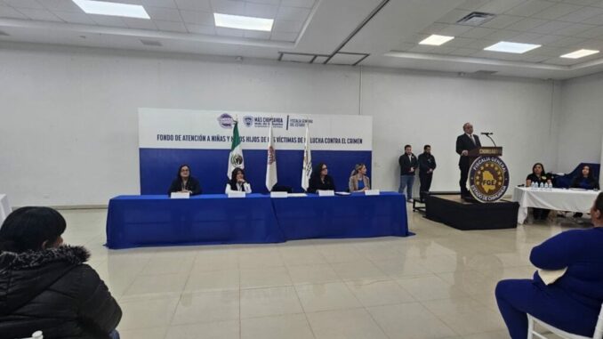 Entrega Fiscalía más de mil monederos electrónicos de FANVI a familias juarenses