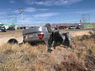Incidente en la Calzada del Colegio de Bachilleres 21: Volcadura sin lesionados