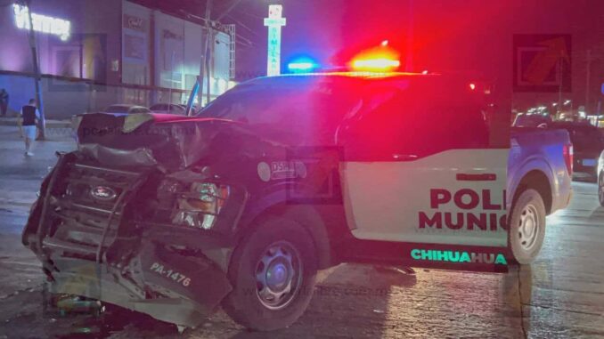 Policía municipal resulta herido en choque en la avenida Dostoyevski