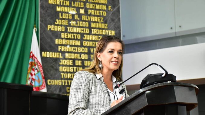 MORENA quiere que los maestros paguen más por el servicio médico, como si fuera un hospital privado: Xóchitl Contreras