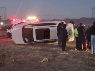 Choque y volcadura en la carretera Chihuahua-Juárez deja dos personas atendidas