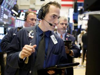 Wall Street cierra con notables caídas al confirmar Trump los aranceles a Canadá y México