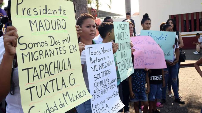 Venezolanos varados en Chiapas piden vuelos humanitarios para volver a su país
