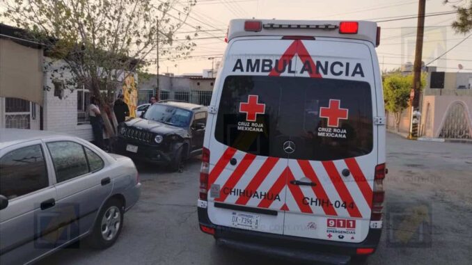  Choque entre dos camionetas en cruce de Las Granjas; una mujer lesionada  