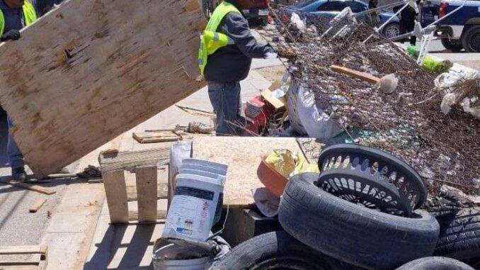 Limpian parque de Sierra Vista