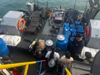 Ecuador asegura lancha con 1.5 toneladas de droga que iban a Centroamérica y México