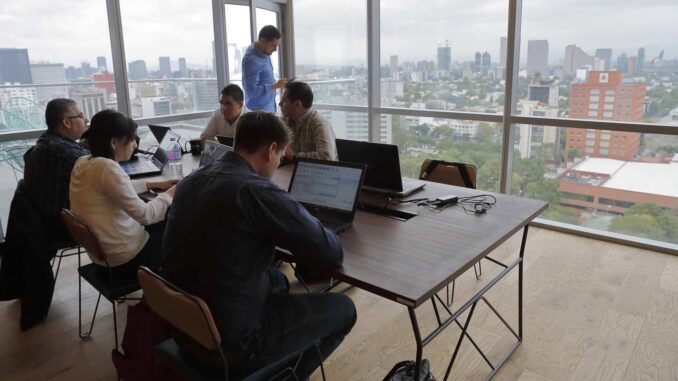 Usuarios de internet en México ascendieron a 100.2 millones en 2024