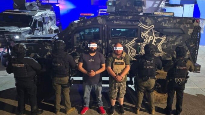 Capturan a dos hombres armados a bordo de un vehículo blindado en Cuauhtémoc