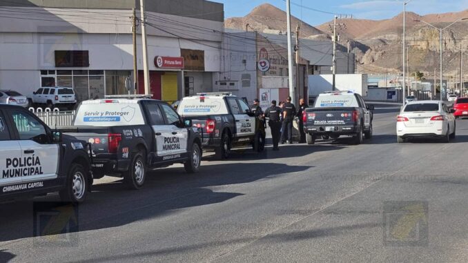 Papá haitiano responde agresivamente contra personal del DIF por retirar a su familia de un crucero