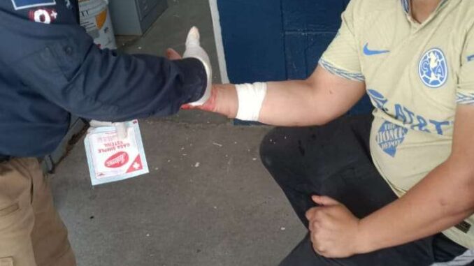 Agradece ciudadano a instructor de Academia de Policía por prestarle ayuda tras emergencia