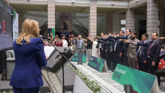 Maru Campos toma protesta al nuevo Consejo Directivo 2025-2027 del Codech