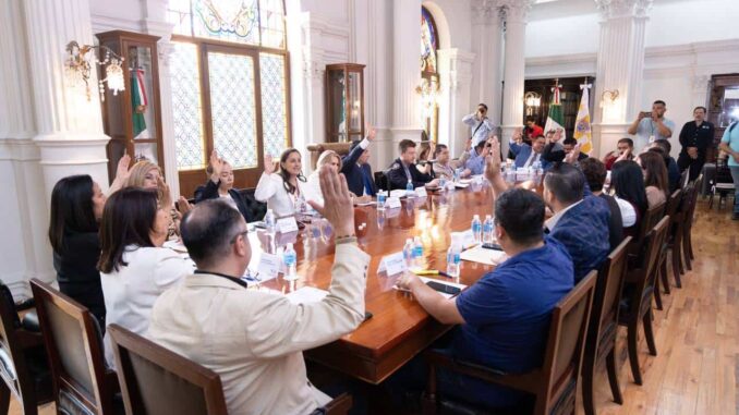 En sesión extraordinaria de Cabildo votan por unanimidad solicitud de crédito