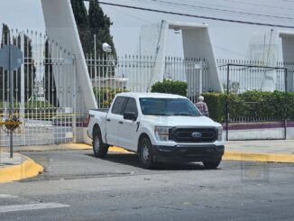 Cierran ministeriales panteón de La Colina; desalojan a trabajadores y visitantes