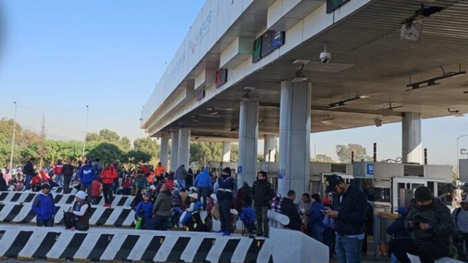 cnte-en-la-caseta-de-tlalpan-de-la-autopista-mexico-cuernavaca-696x429.jpg