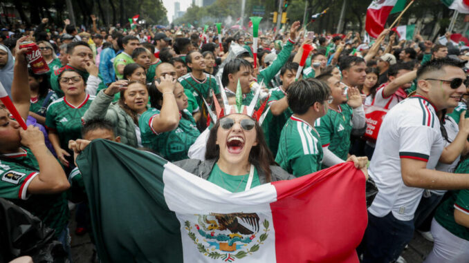 lluvia-canticos-y-banderas-asi-festeja-cdmx-el-triunfo-de-mexico-en-el-mundial-2-1024x631.jpg