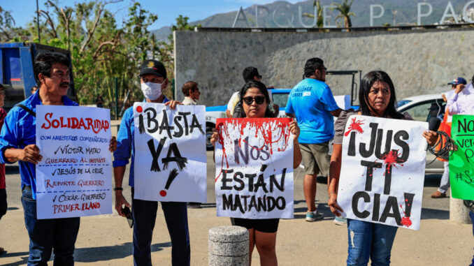 periodistas-de-acapulco-protestan-tras-ataque-contra-colegas-en-chilpancingo-2-1024x683.jpg